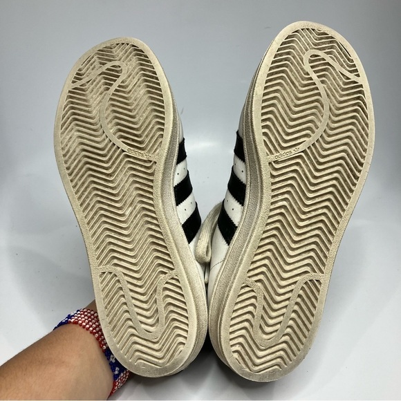Adidas Superstar sneakers size 7.5 - Picture 6 of 10